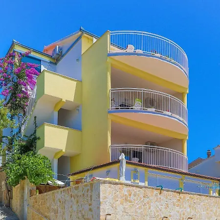 Apartment Ruza-1 * Trogir